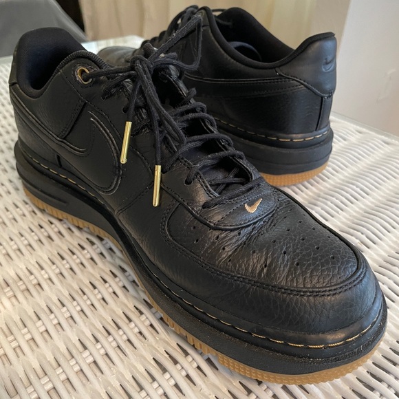 Nike Men's Air Force 1 Luxe - Picture 9 of 12